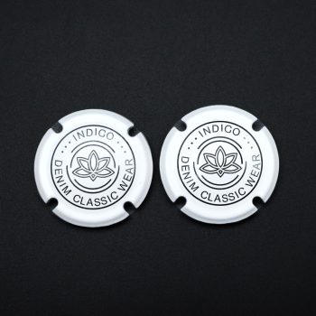 Metal Plate M (Platinum) Metal Plate M (Platinum)
